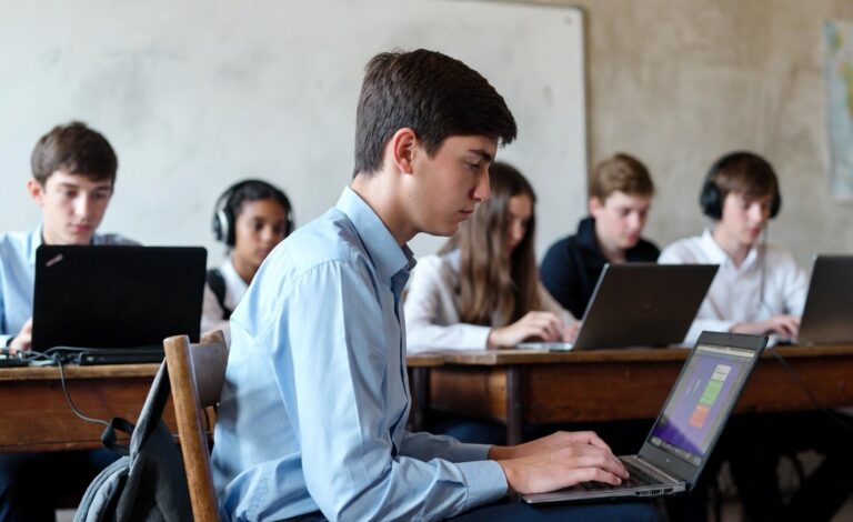 Best Free Ai tools for students in India